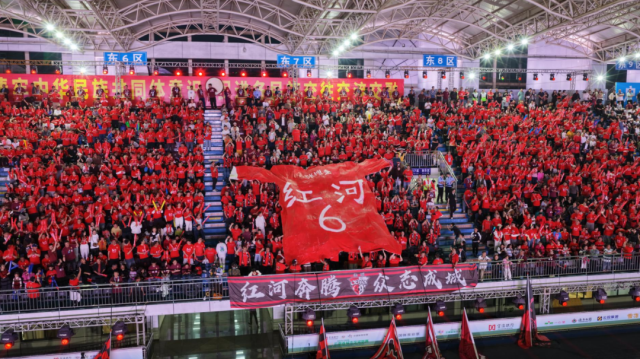 开云综合从滇超赛场到女足绿茵红河足球人的十年“不倒”(图1)